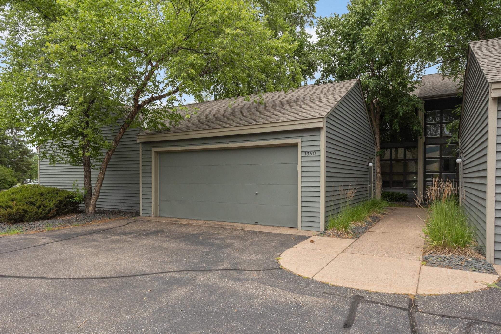 1359 Spencer Road W 1359
