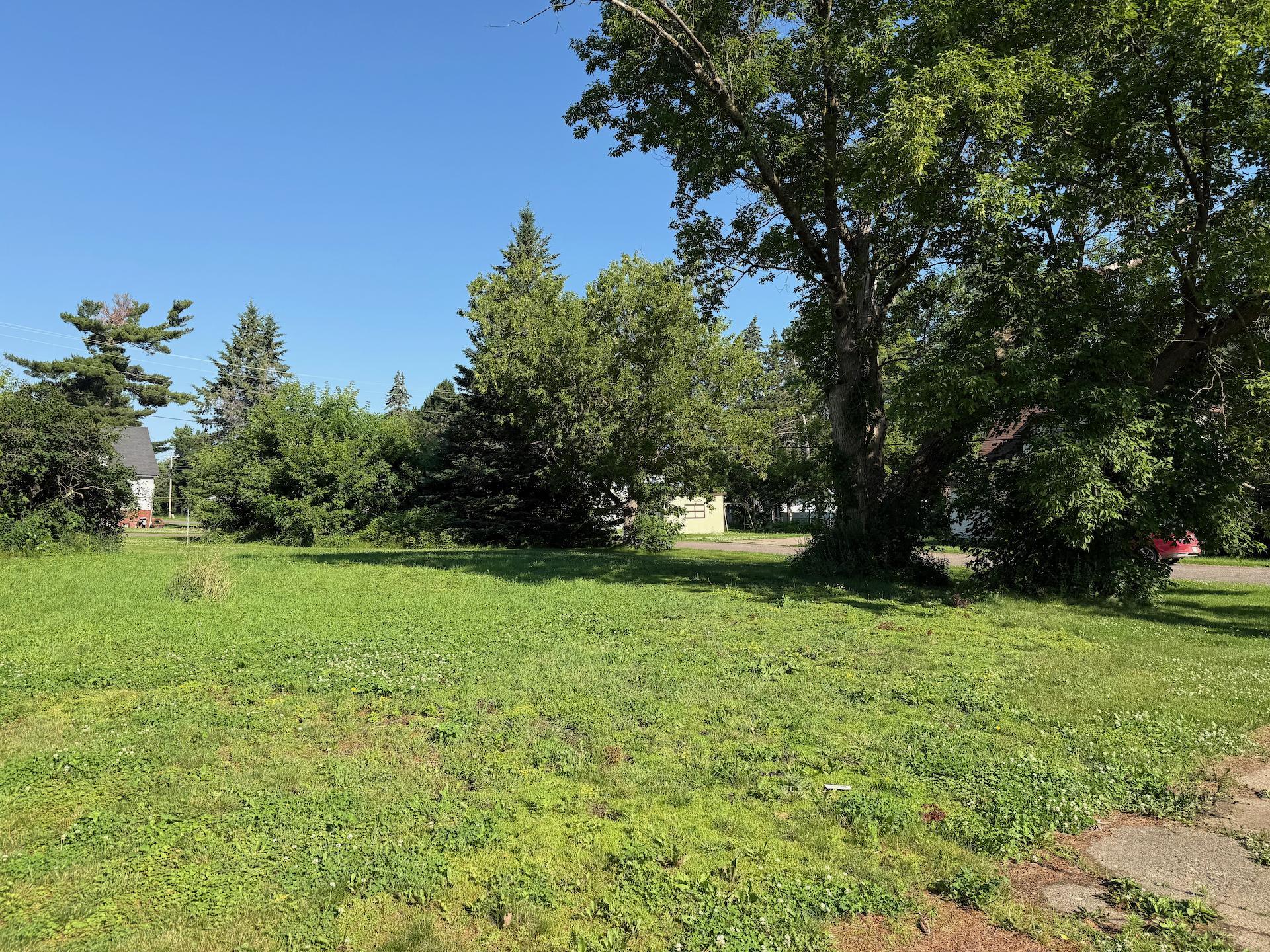 105 Pine Street N Property Photo 8
