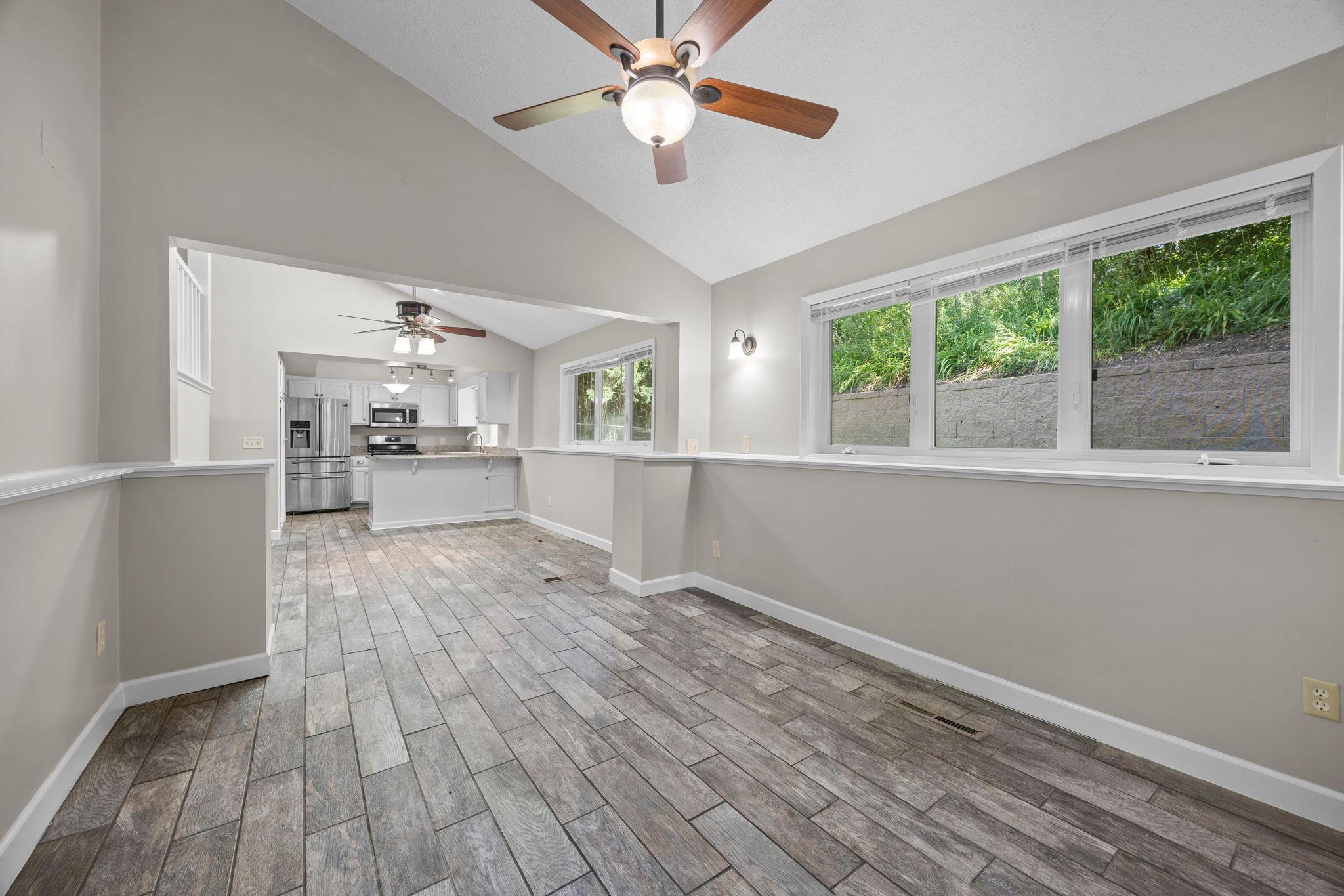 3633 Windtree Drive Property Photo 9
