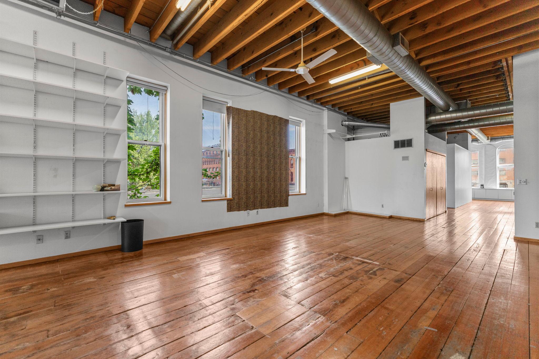 213 1/2 Washington Avenue N Property Photo 8
