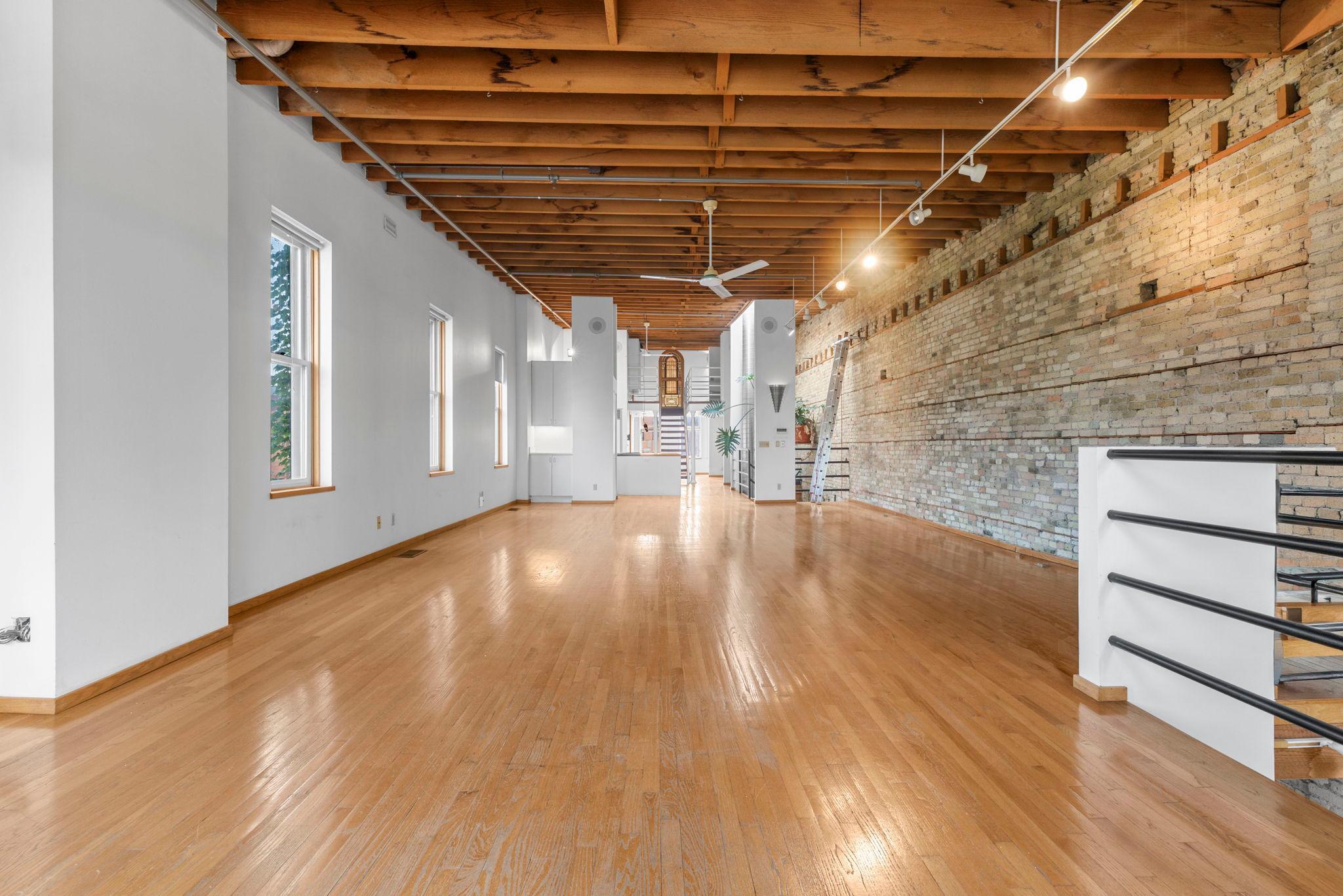 213 1/2 Washington Avenue N Property Photo 19