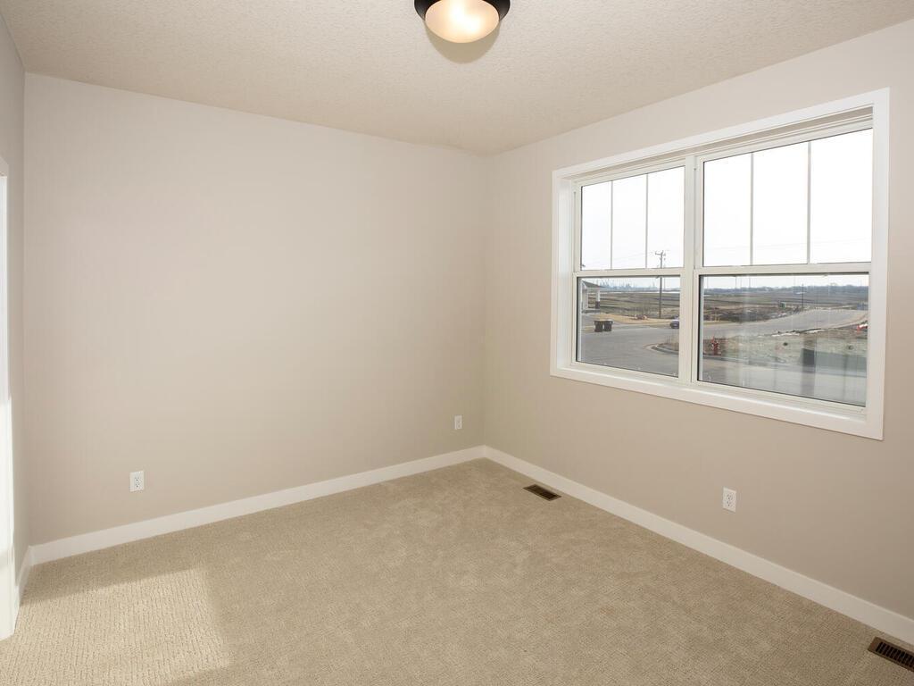 17940 Greenwich Way Property Photo 4