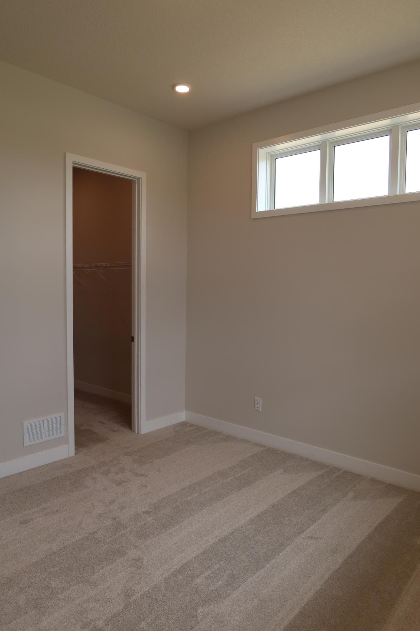 17940 Greenwich Way Property Photo 5