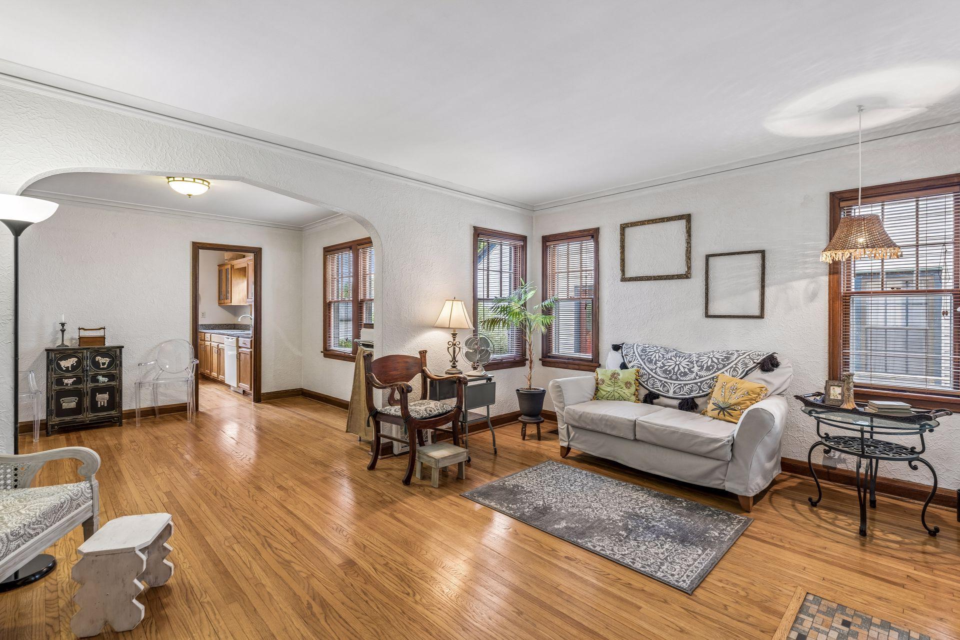 5721 Wentworth Avenue Property Photo 4