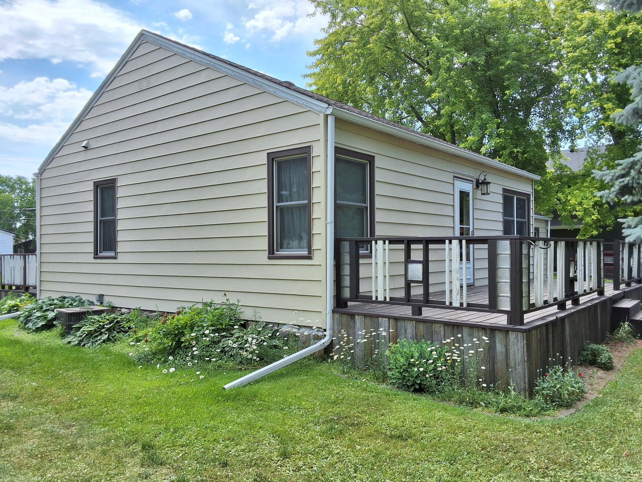 417 4th Street Property Photo 2