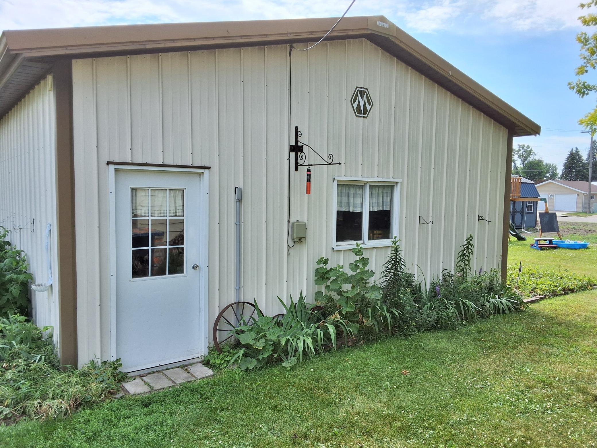 417 4th Street Property Photo 8