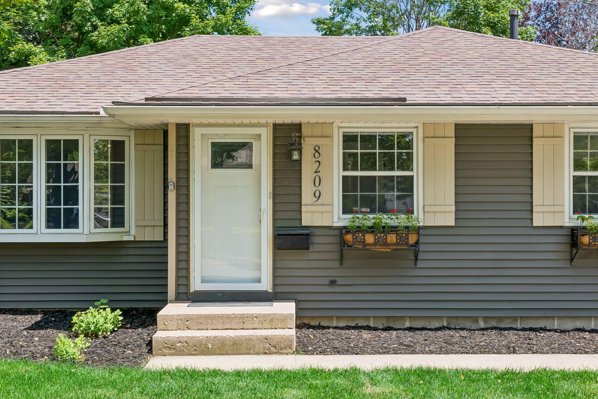 8209 Beard Road Property Photo 4