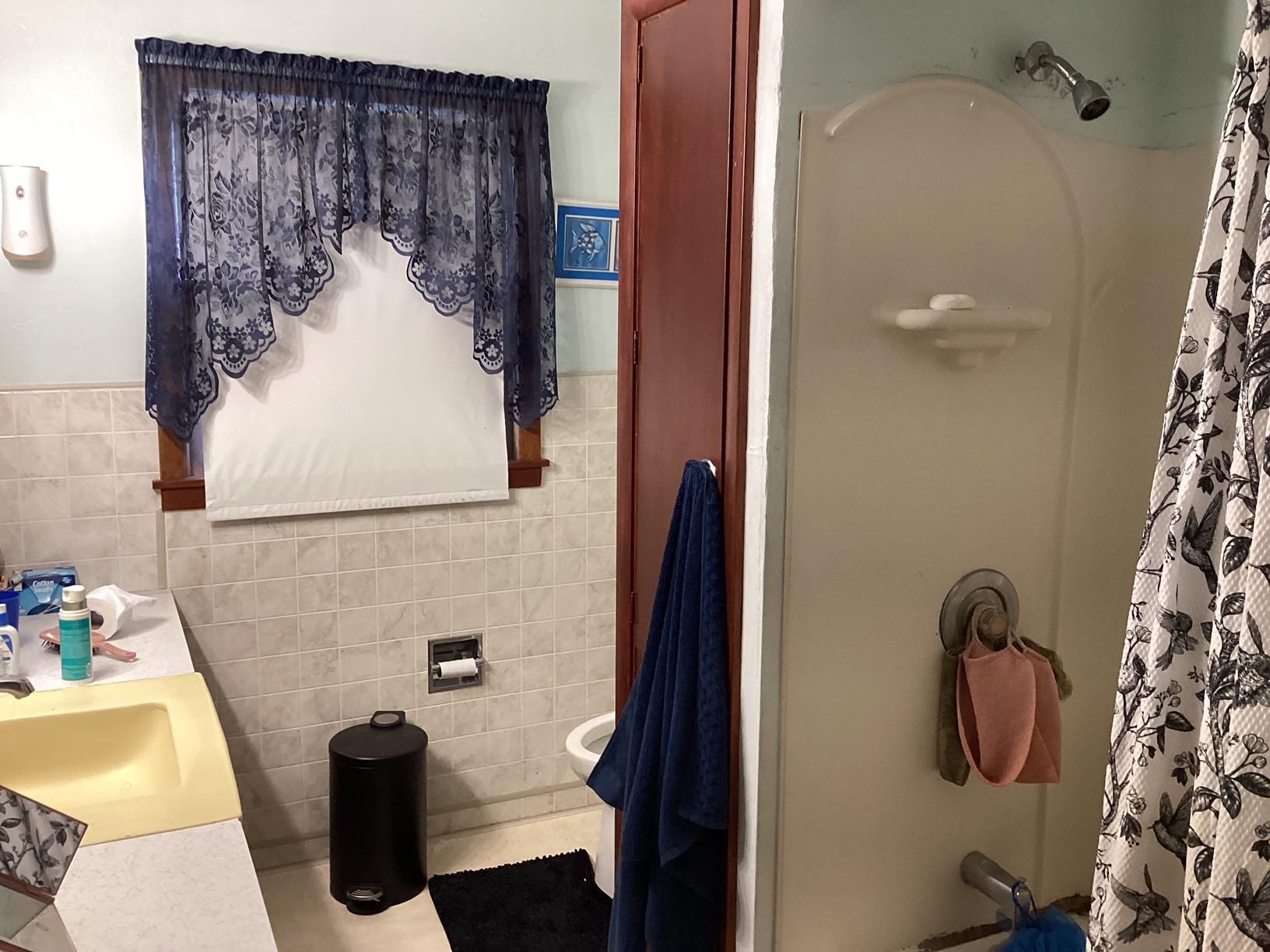413 Hawthorne Street E Property Photo 14
