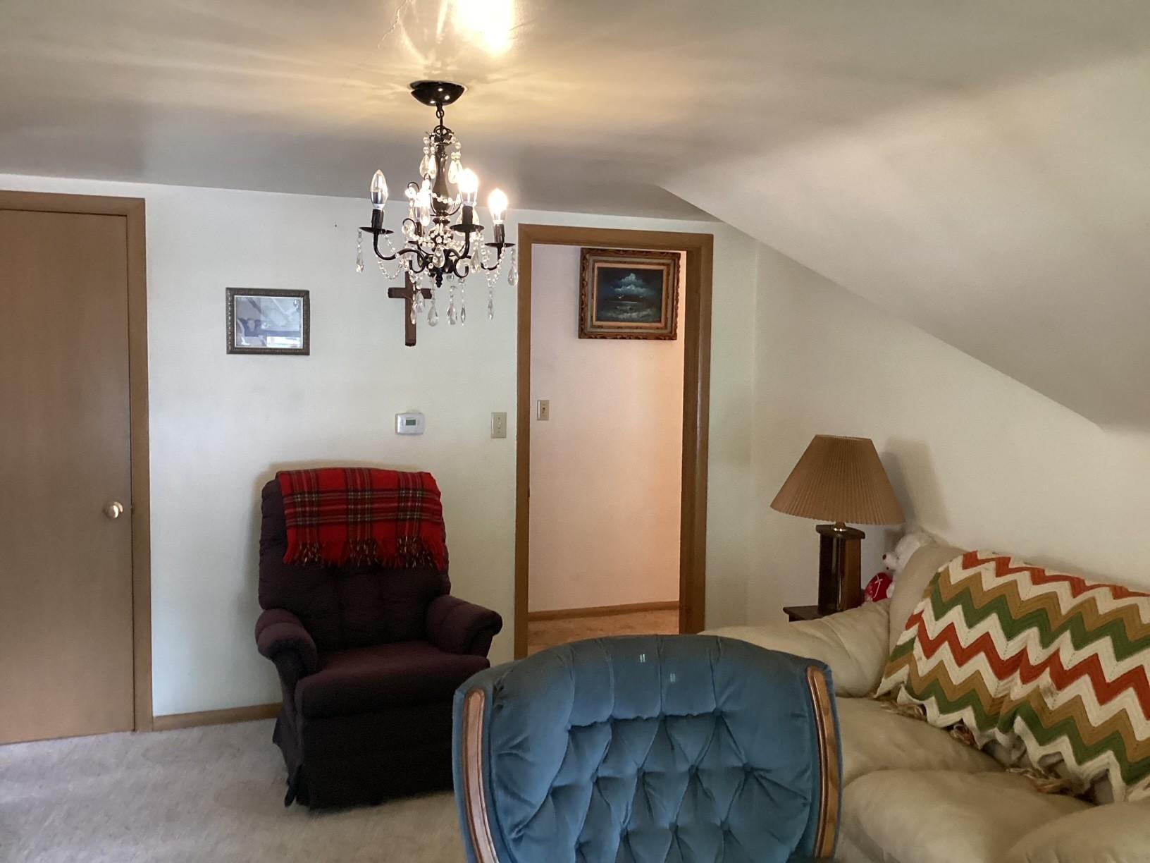 413 Hawthorne Street E Property Photo 22