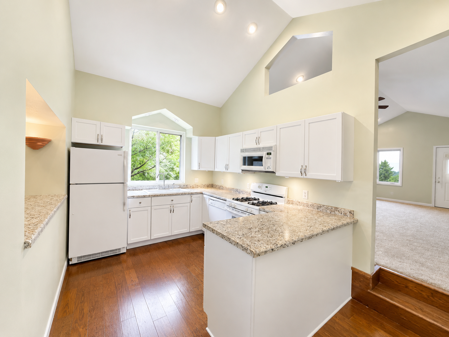 495 North Street Property Photo 7