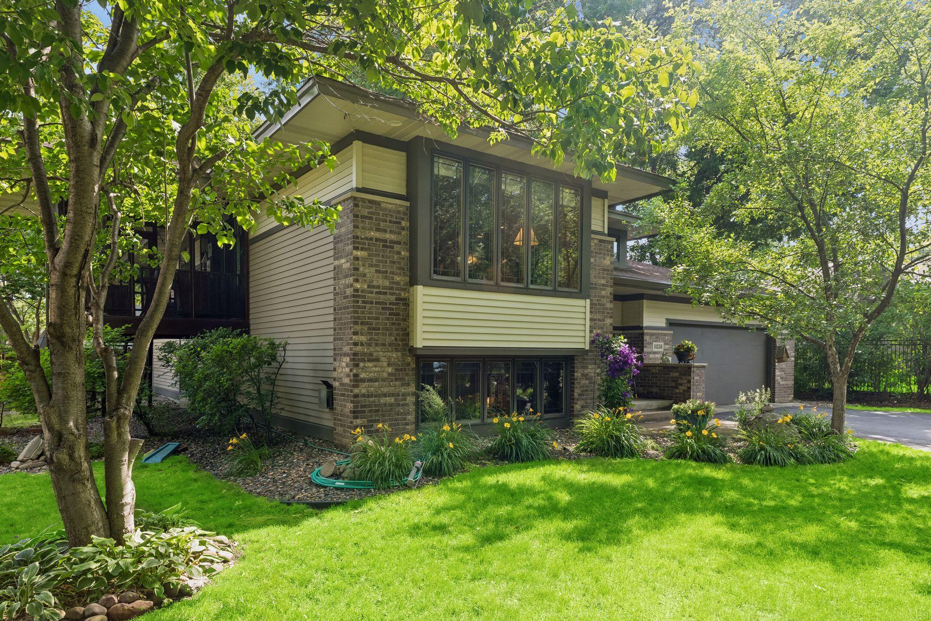 11236 W River Road Property Photo 3