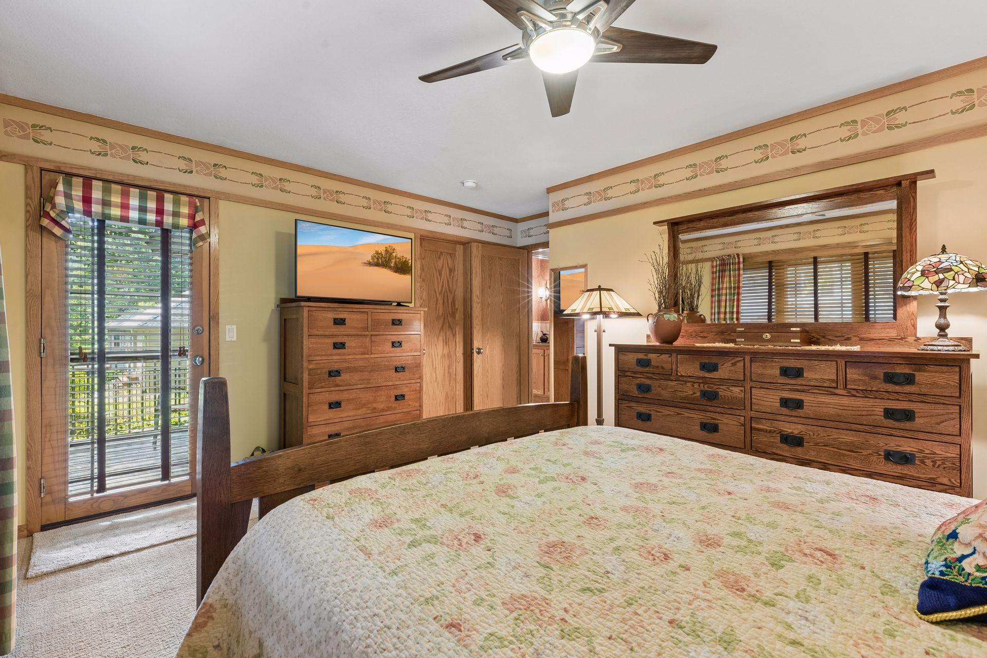 11236 W River Road Property Photo 23