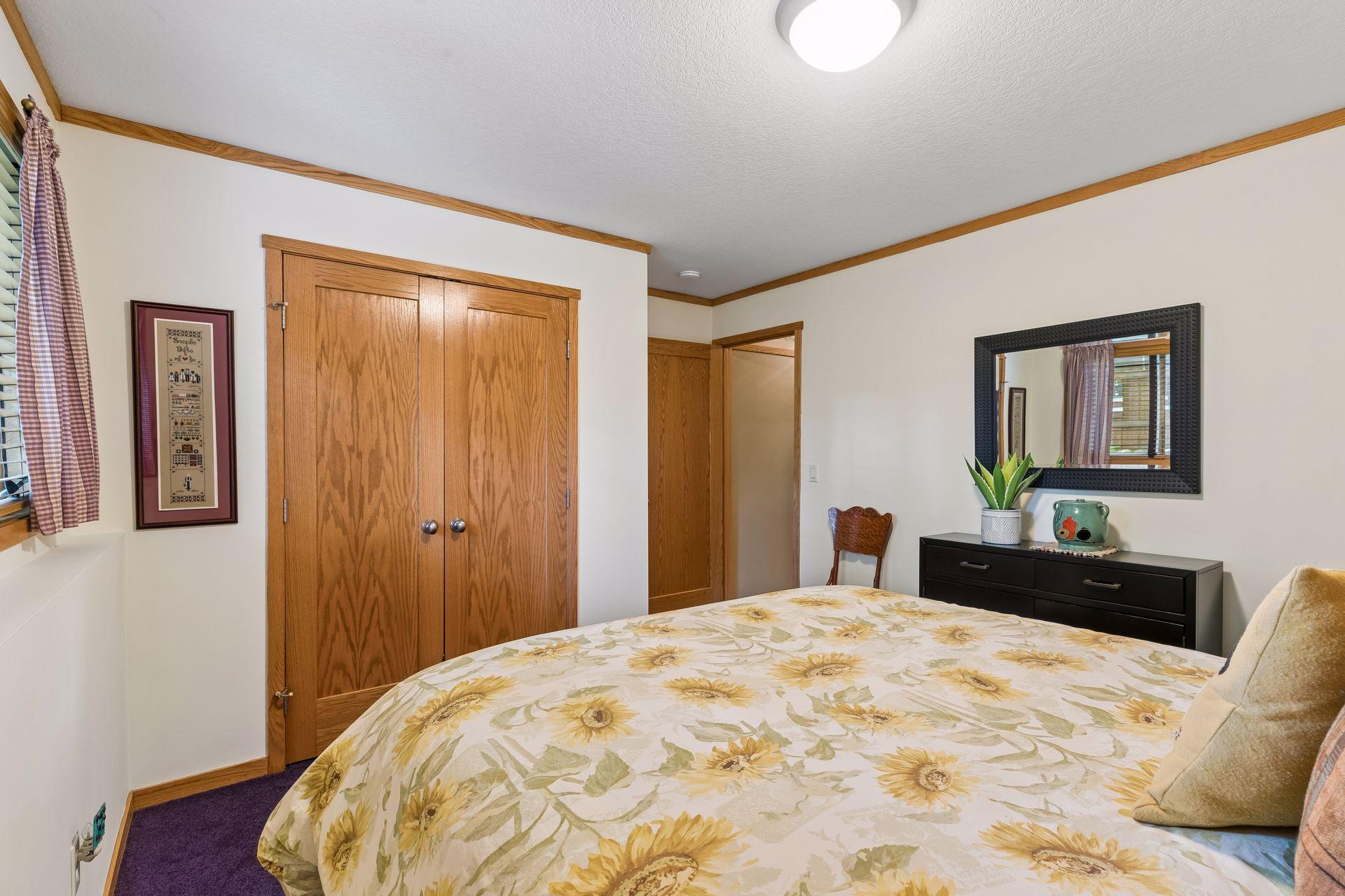 11236 W River Road Property Photo 39