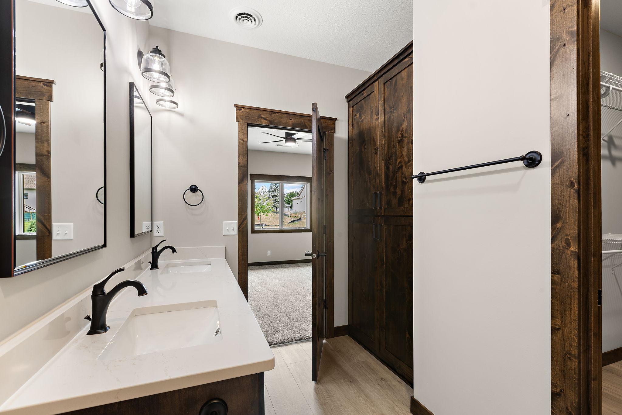 1043 Legend Lane Property Photo 28