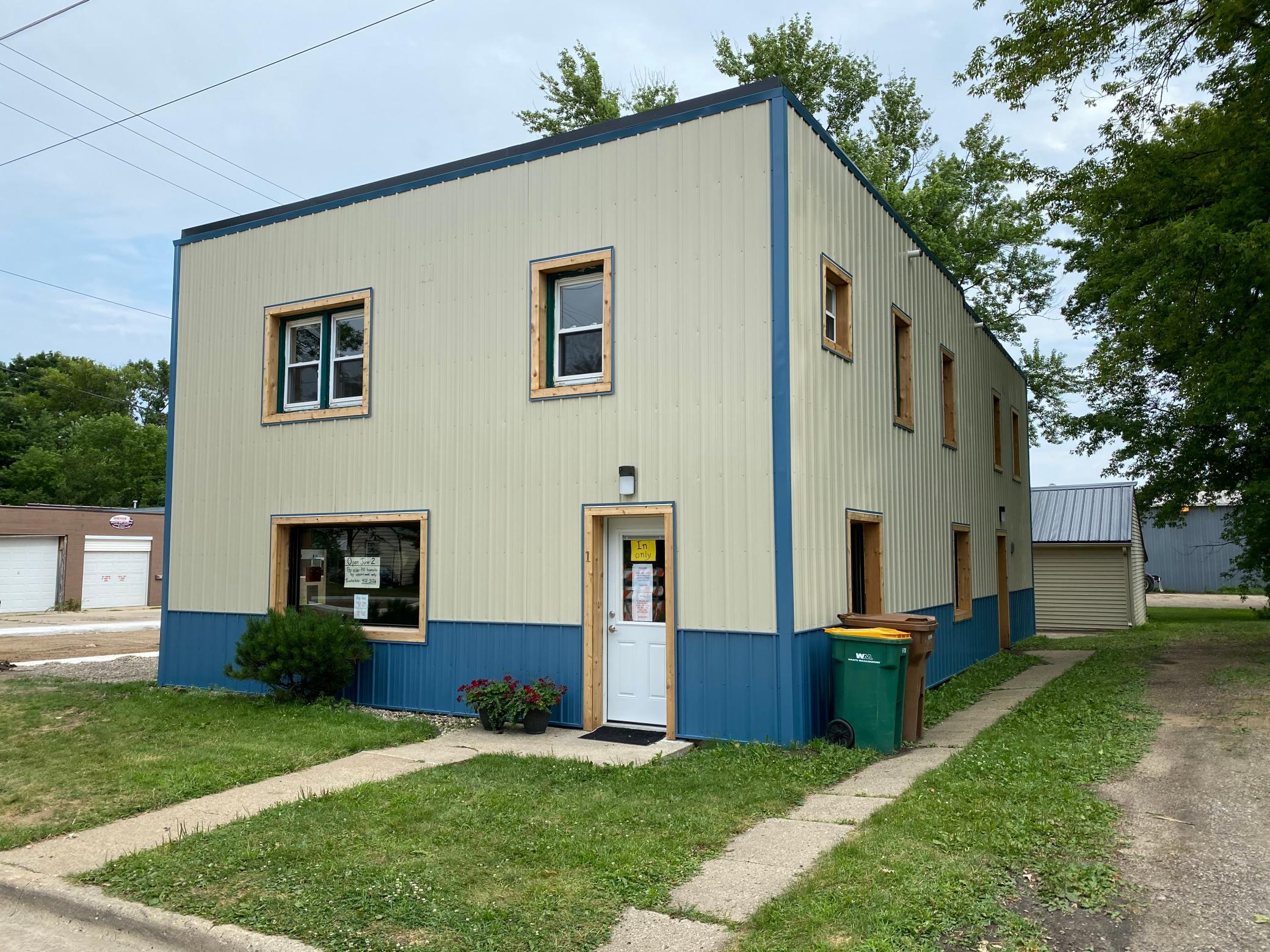 220 E 7th Street Property Photo 1