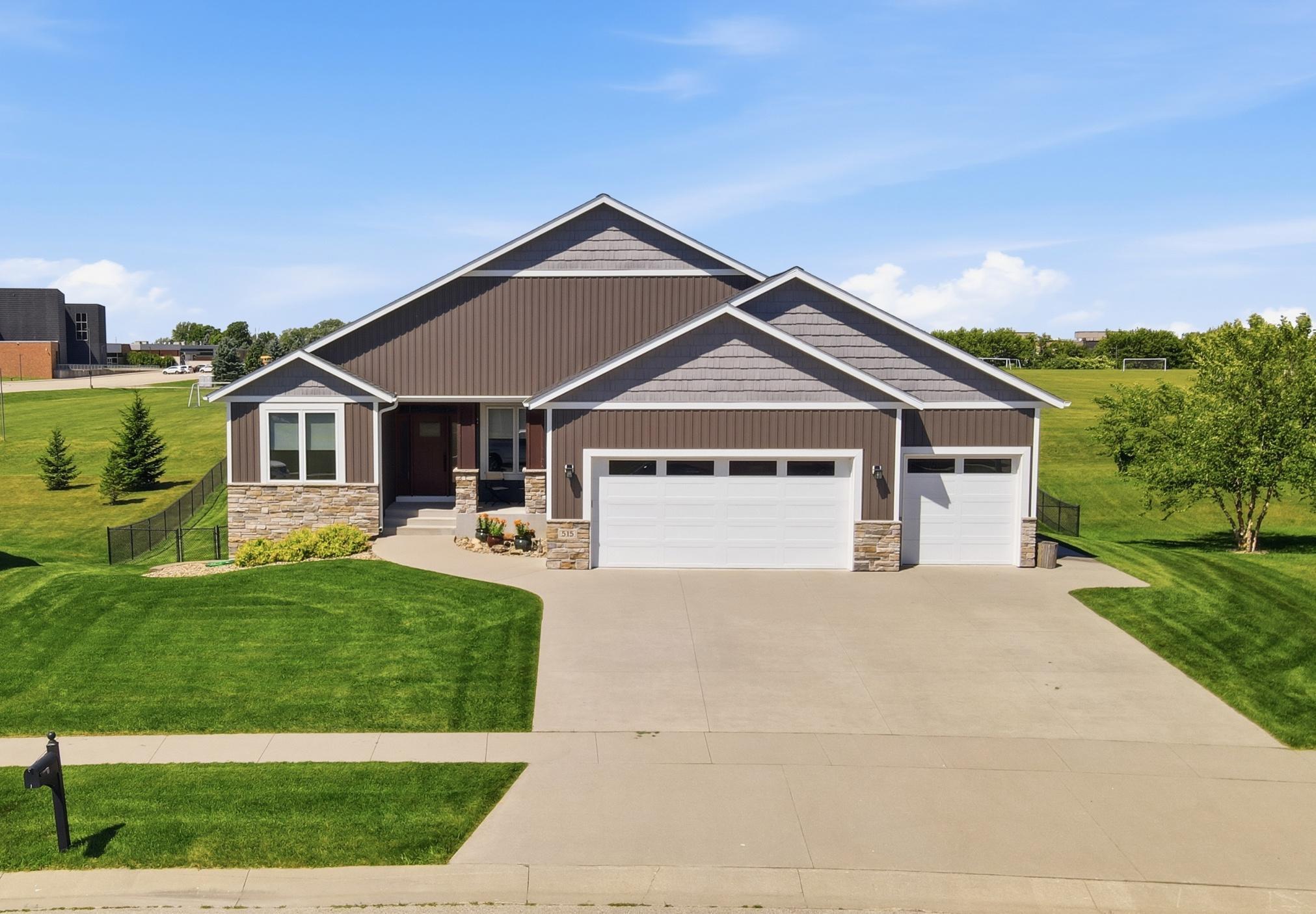 515 21st Place Ne Property Photo 1
