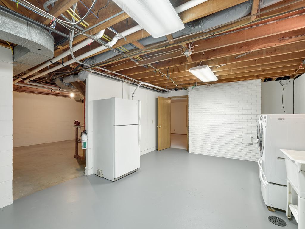 2507 Burnham Road Property Photo 29