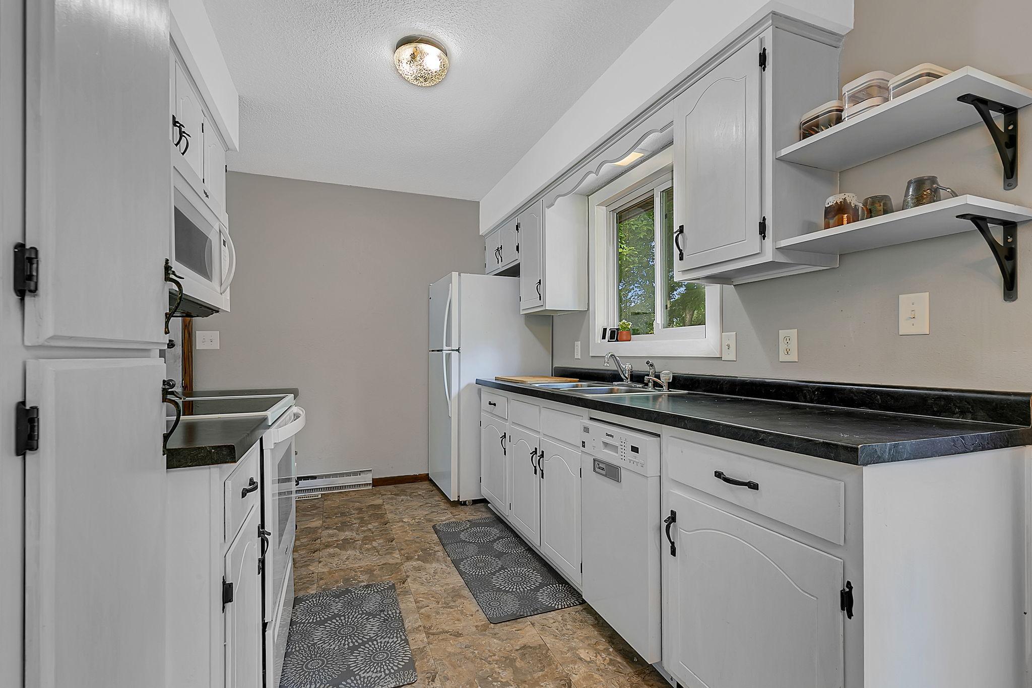1111 2nd Street S Property Photo 9