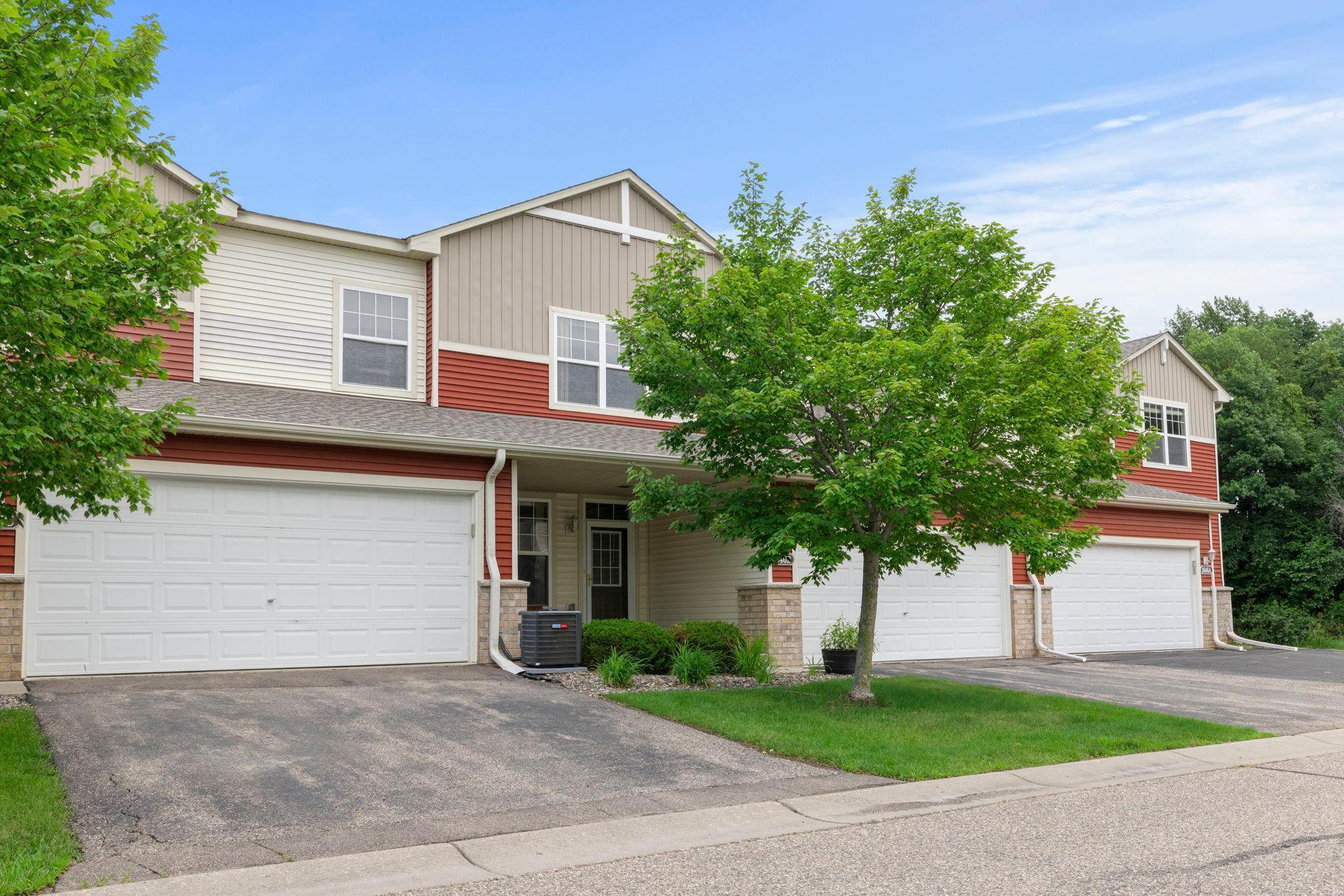 1646 White Pine Way B Property Photo 1