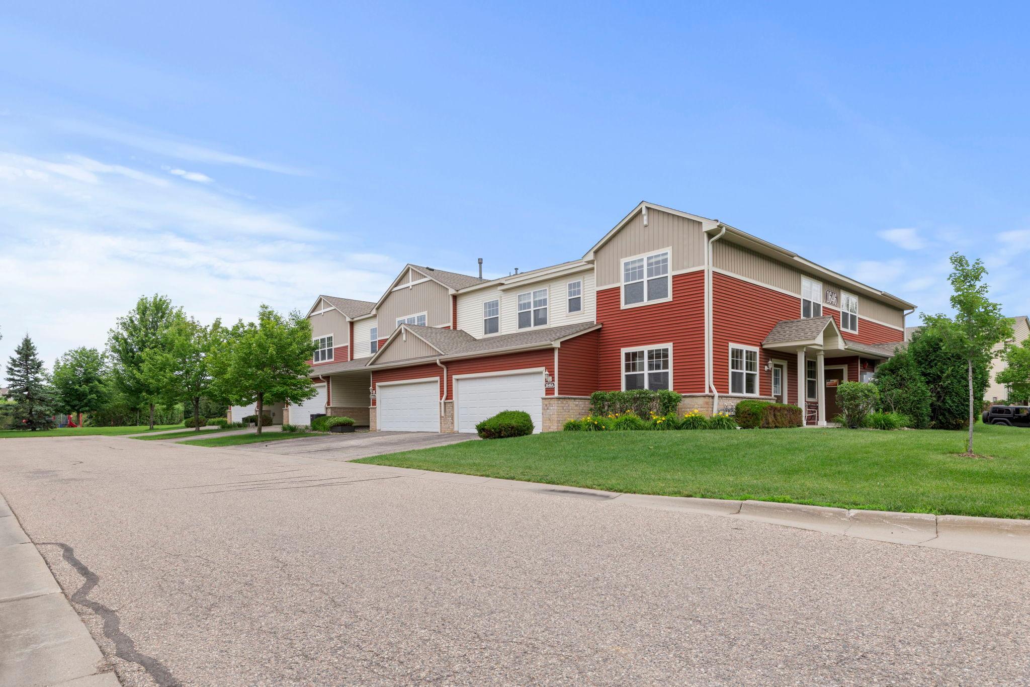 1646 White Pine Way B Property Photo 3
