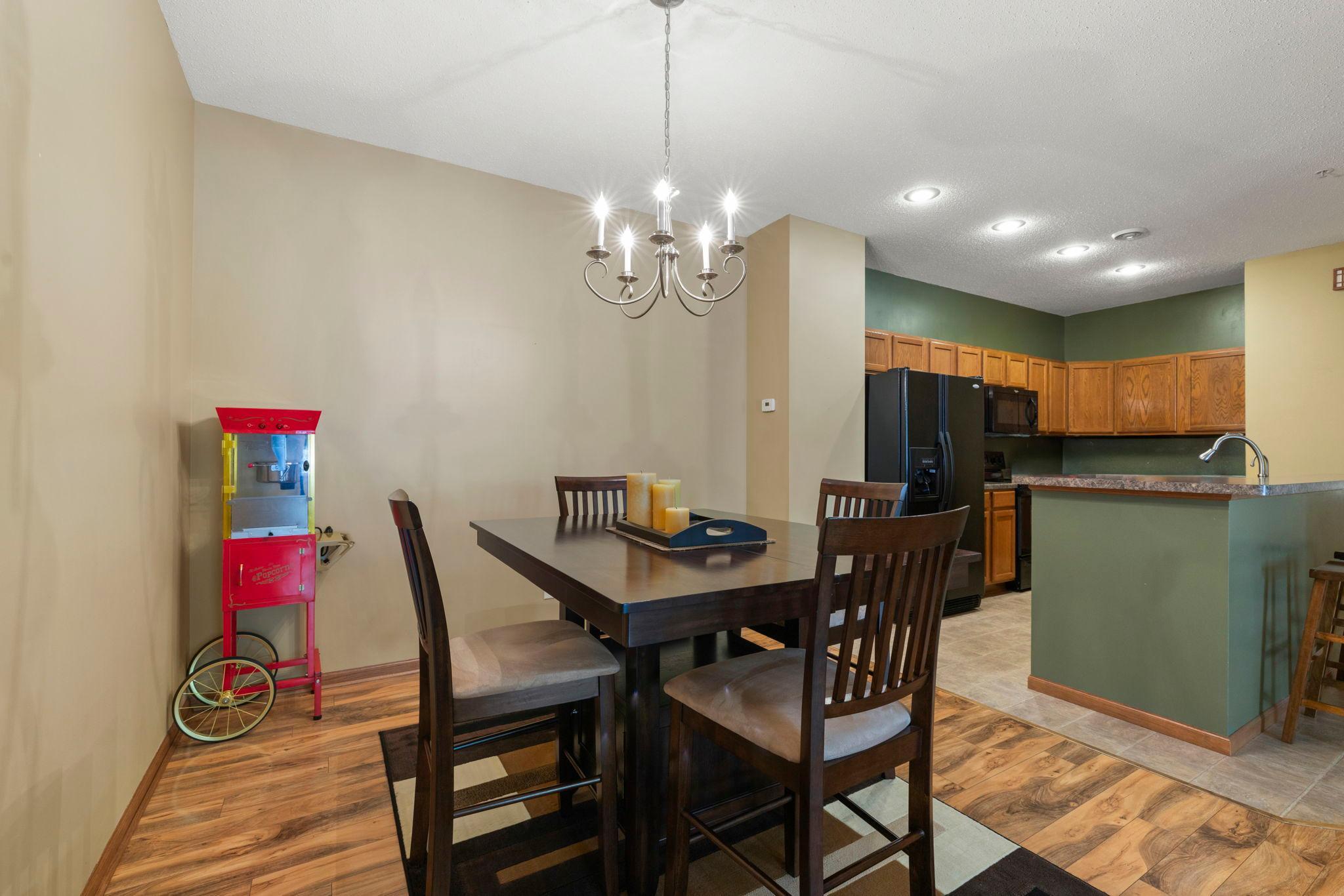 1646 White Pine Way B Property Photo 11