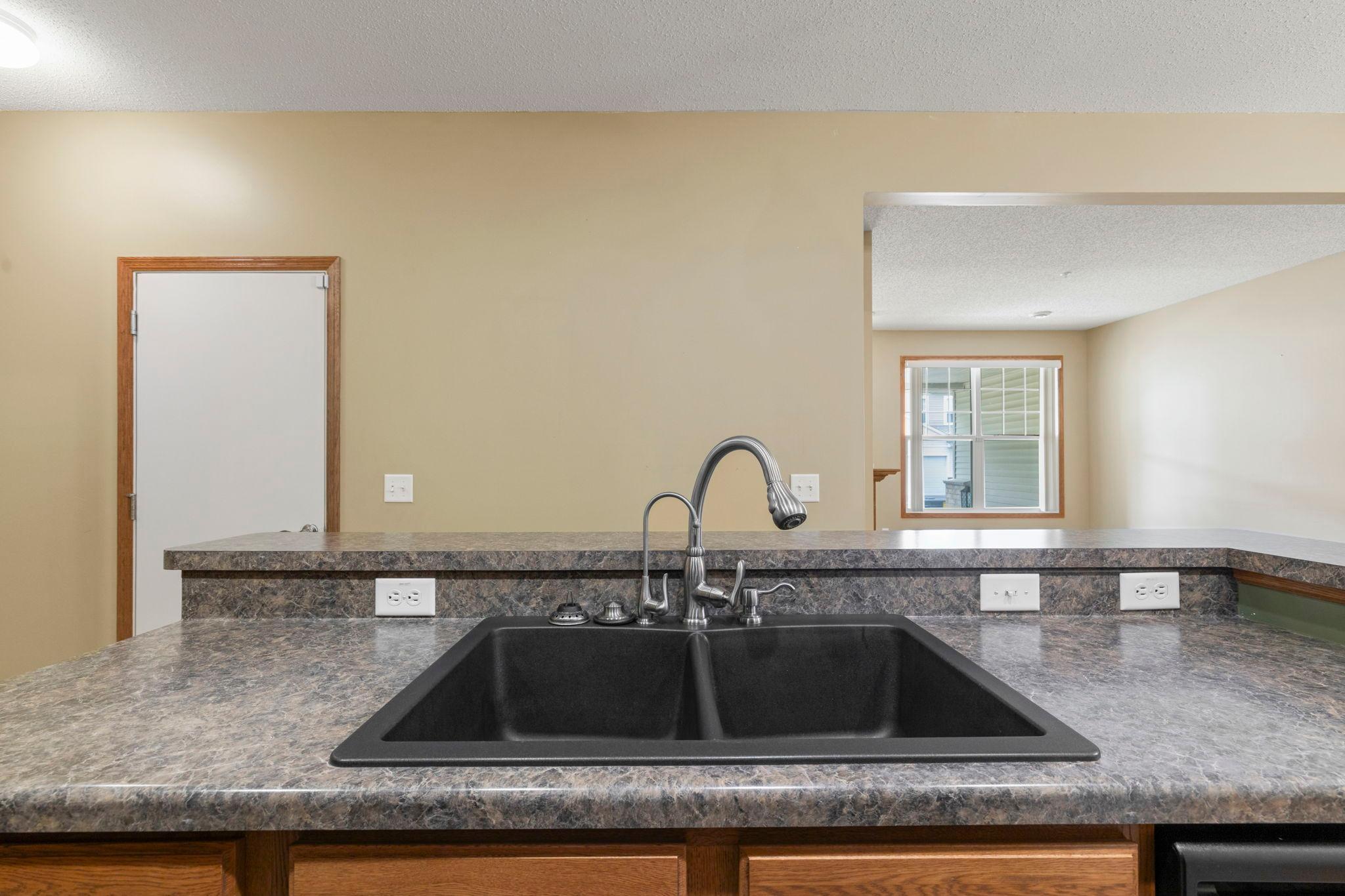 1646 White Pine Way B Property Photo 15