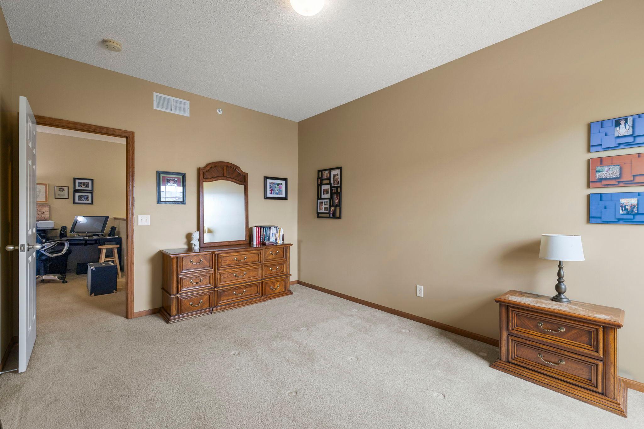 1646 White Pine Way B Property Photo 17