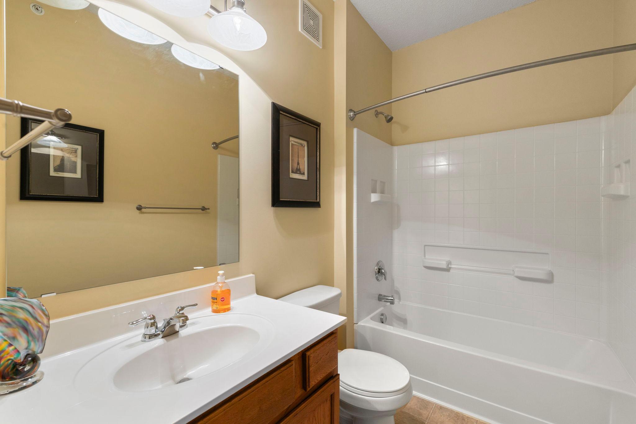 1646 White Pine Way B Property Photo 21