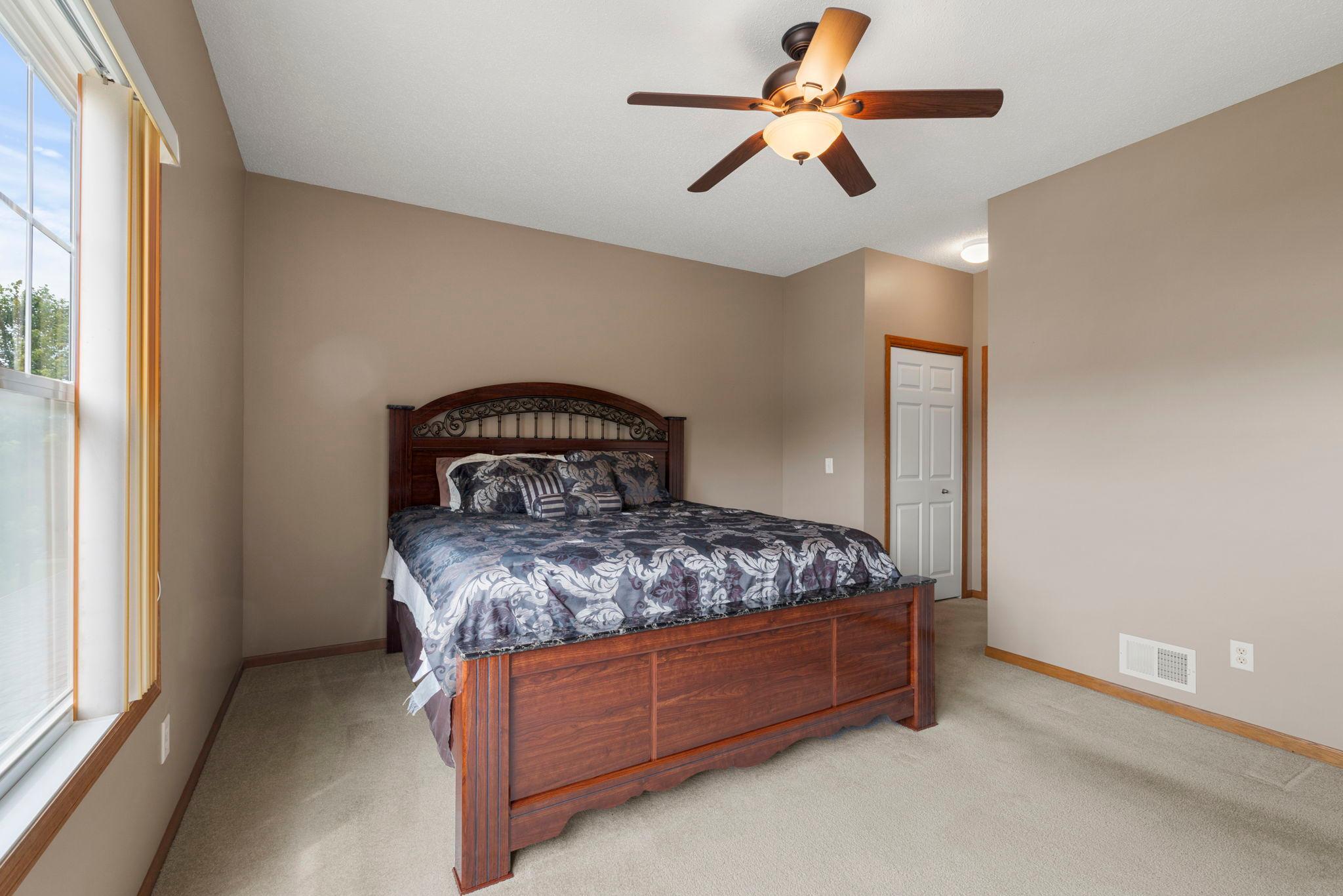 1646 White Pine Way B Property Photo 24