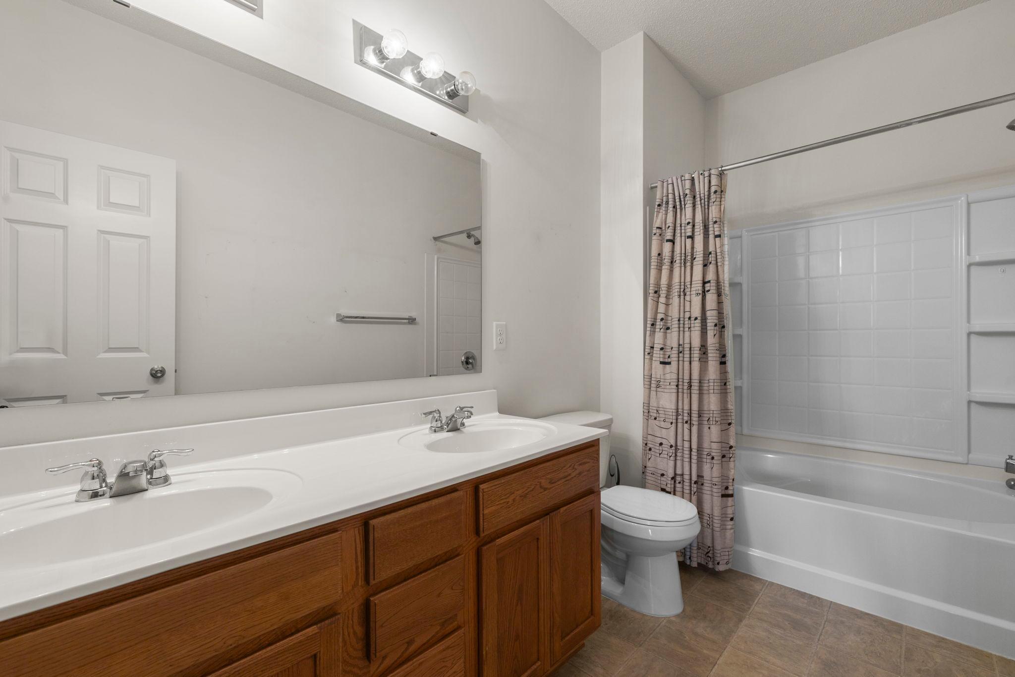 1646 White Pine Way B Property Photo 27