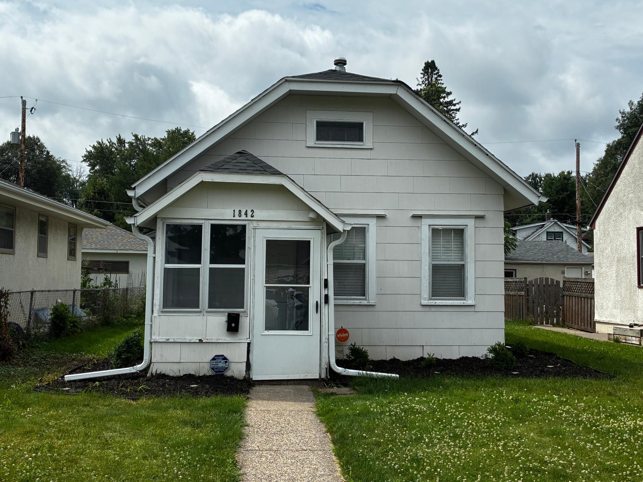 1842 Arlington Avenue E Property Photo 1