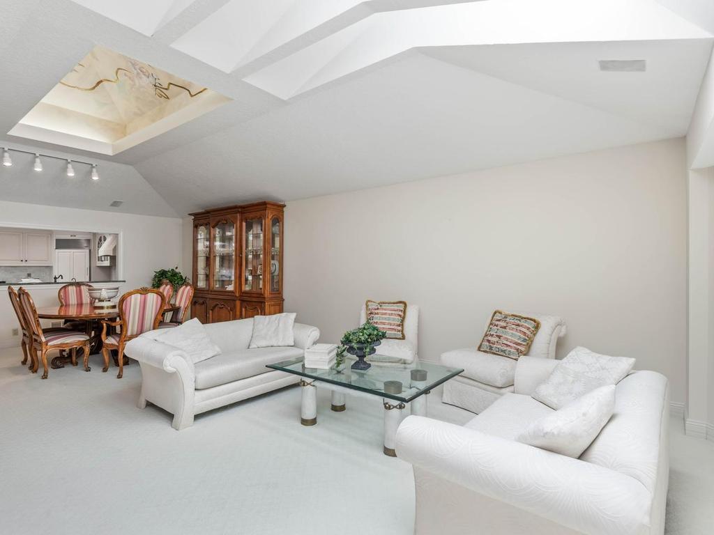 7786 Lochmere Terrace Property Photo 9
