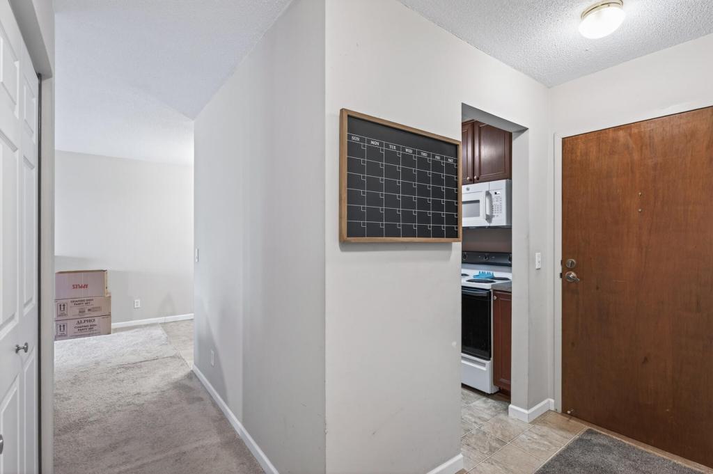 181 Little Canada Road E 334 Property Photo 6