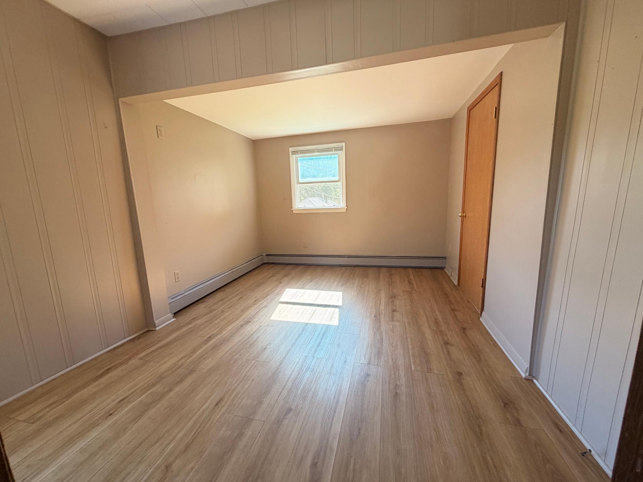 309 Pleasant Street Ne Property Photo 6