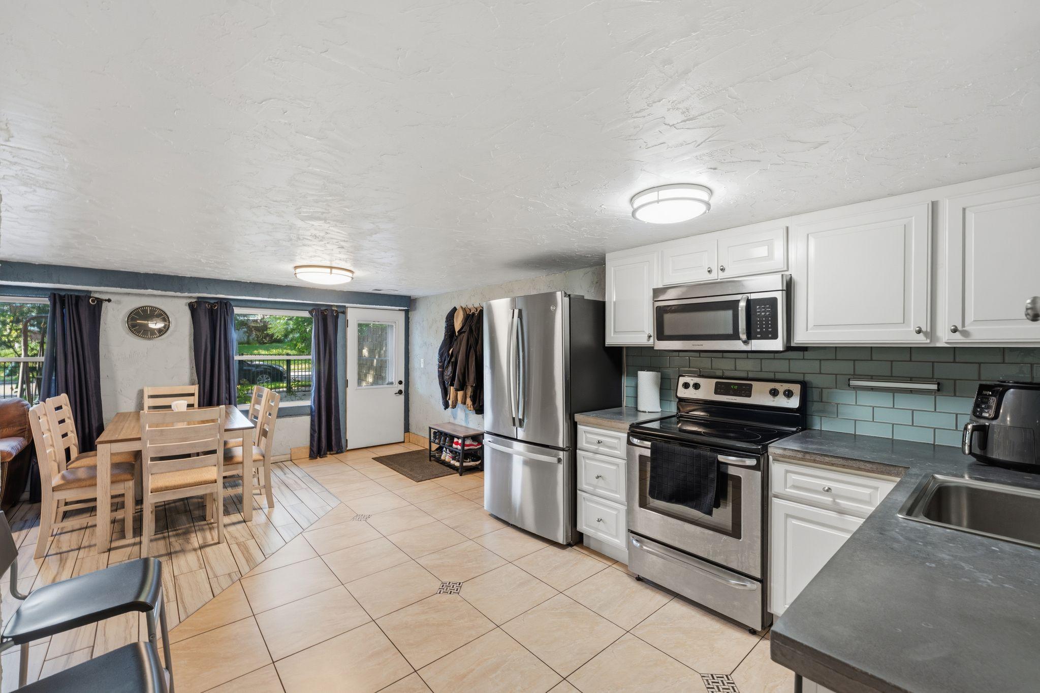 1231 Hewitt Avenue Property Photo 1