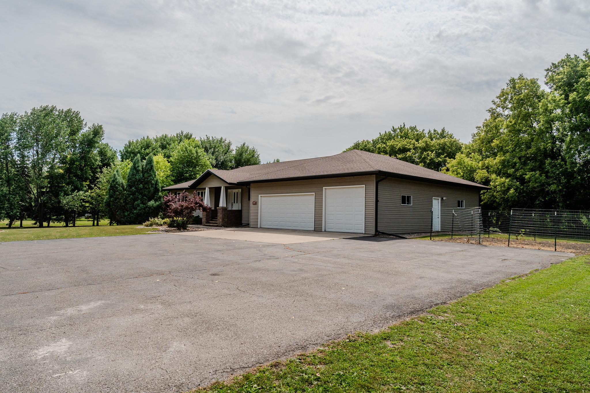 6409 County Road 17 S Property Photo 9
