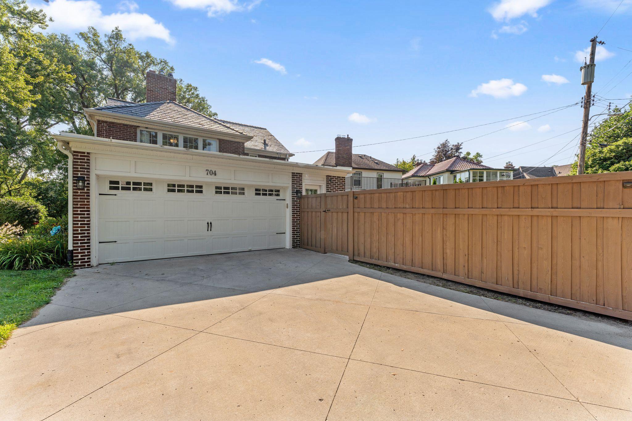 704 E Minnehaha Parkway Property Photo 32
