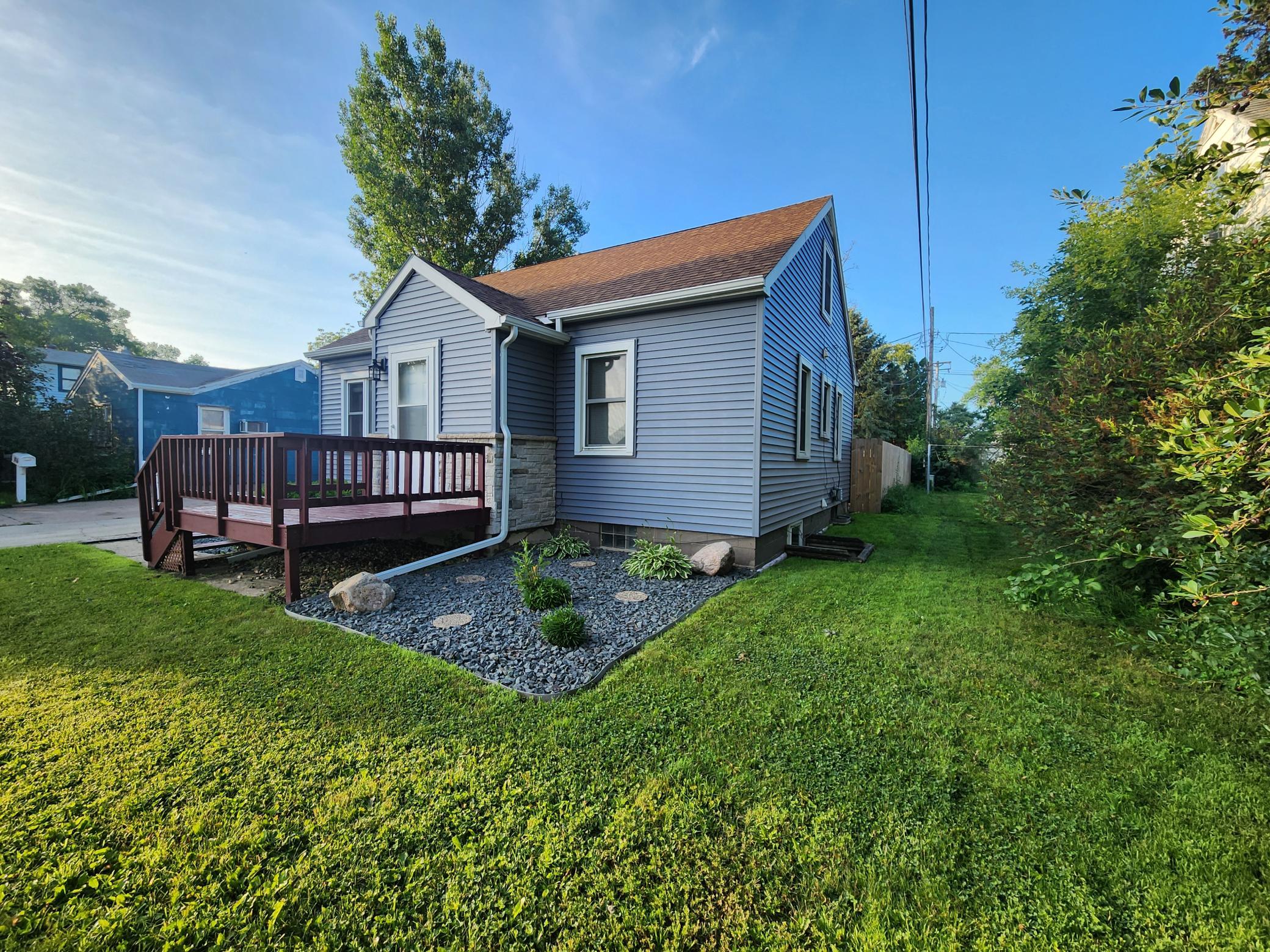 814 3rd Street SE Property Photo 1