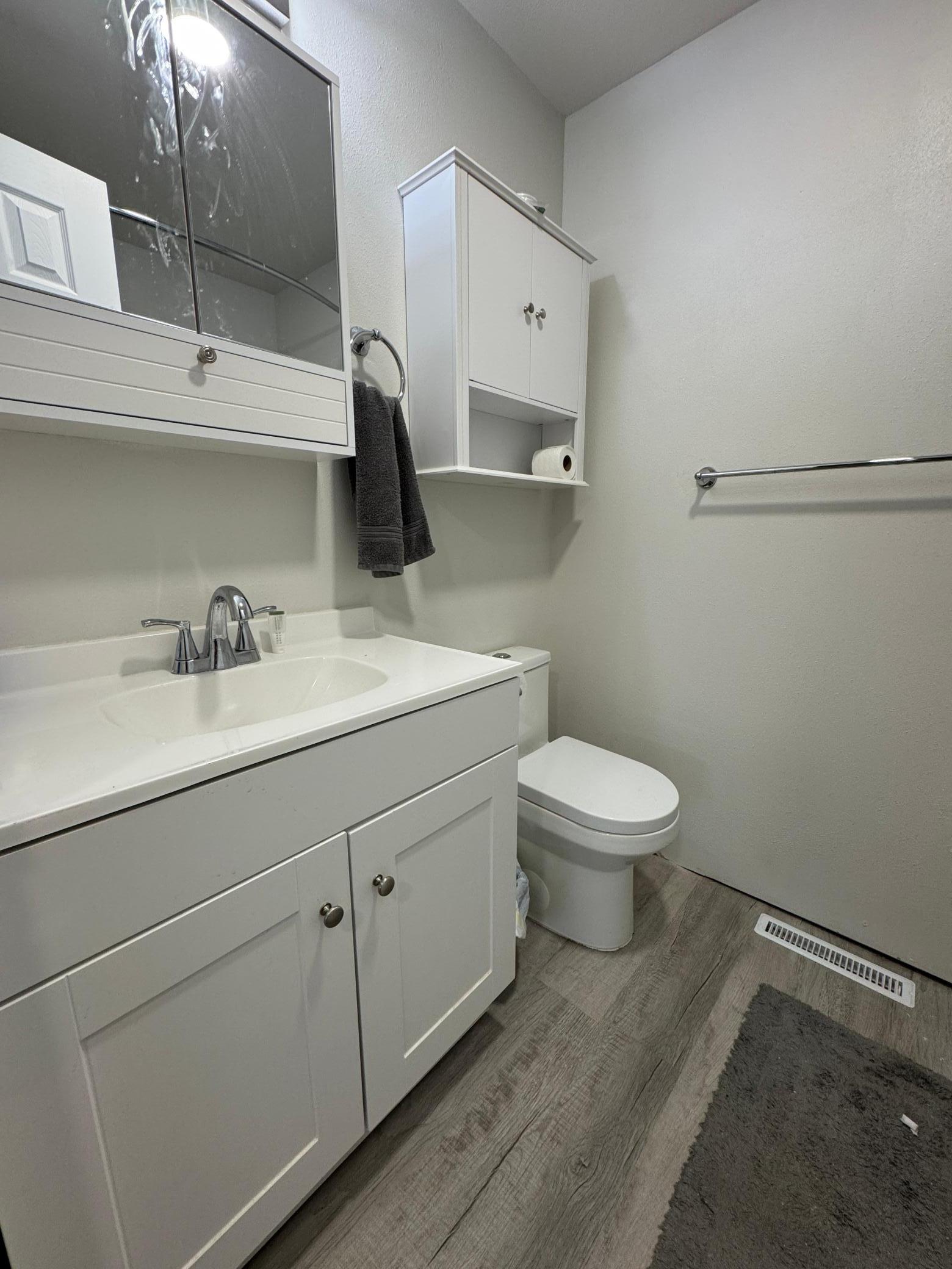 709 Center Street E Property Photo 12