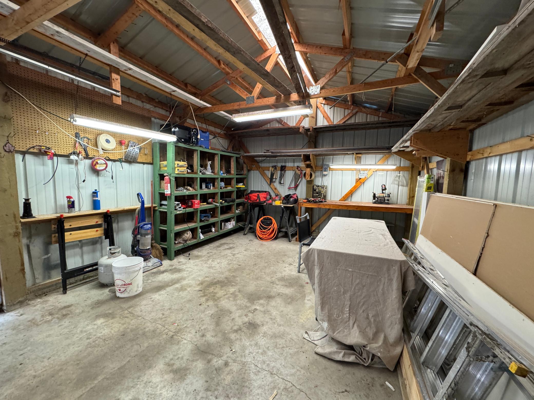709 Center Street E Property Photo 18