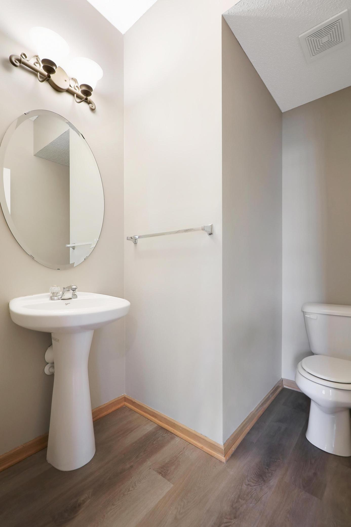 15564 Lilac Drive Property Photo 4