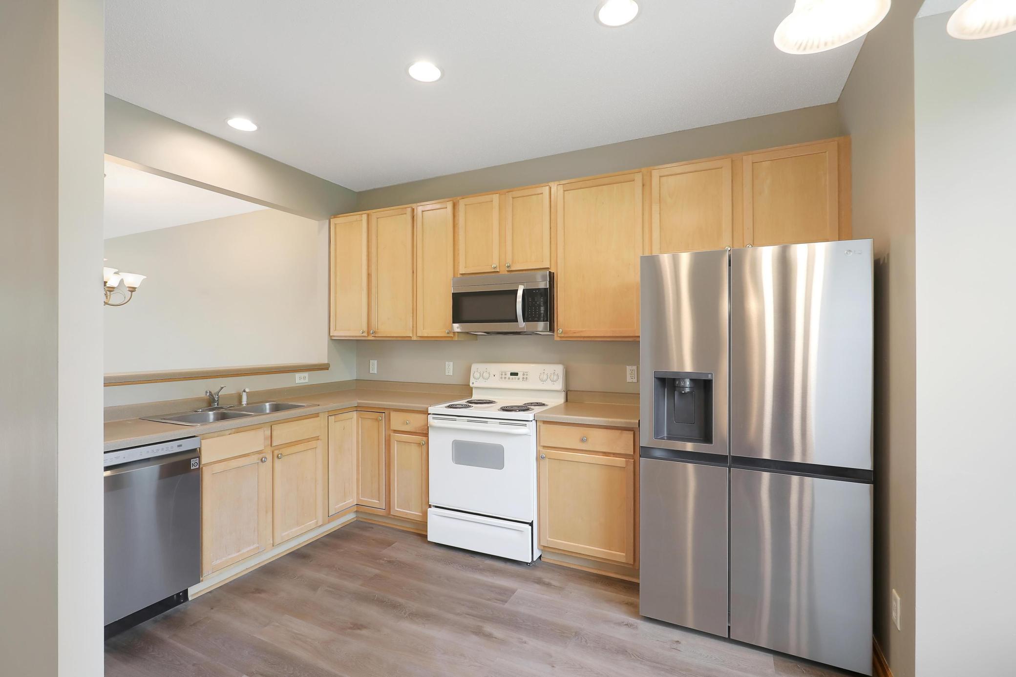 15564 Lilac Drive Property Photo 6