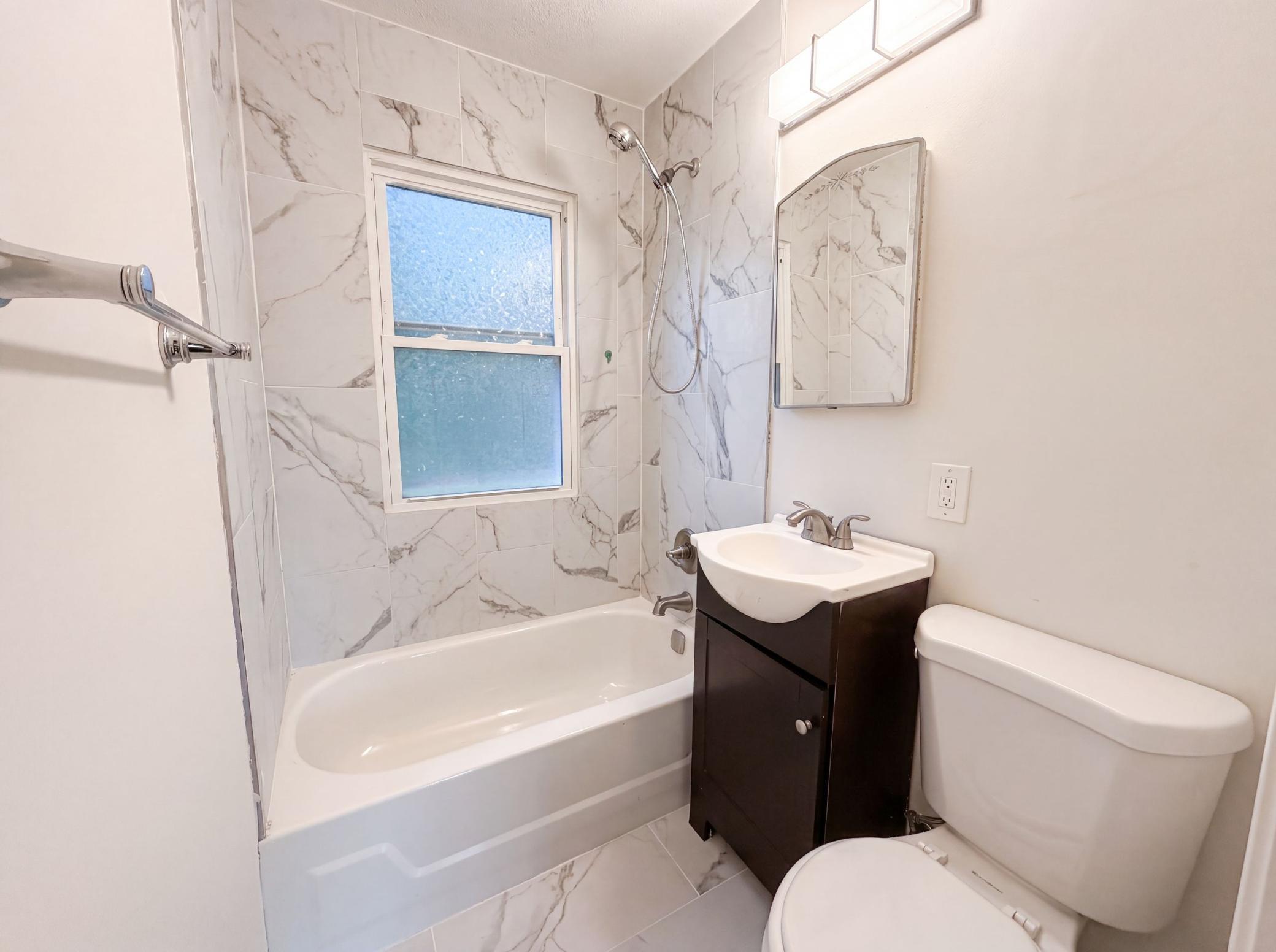 2084 Hillview Road Property Photo 10