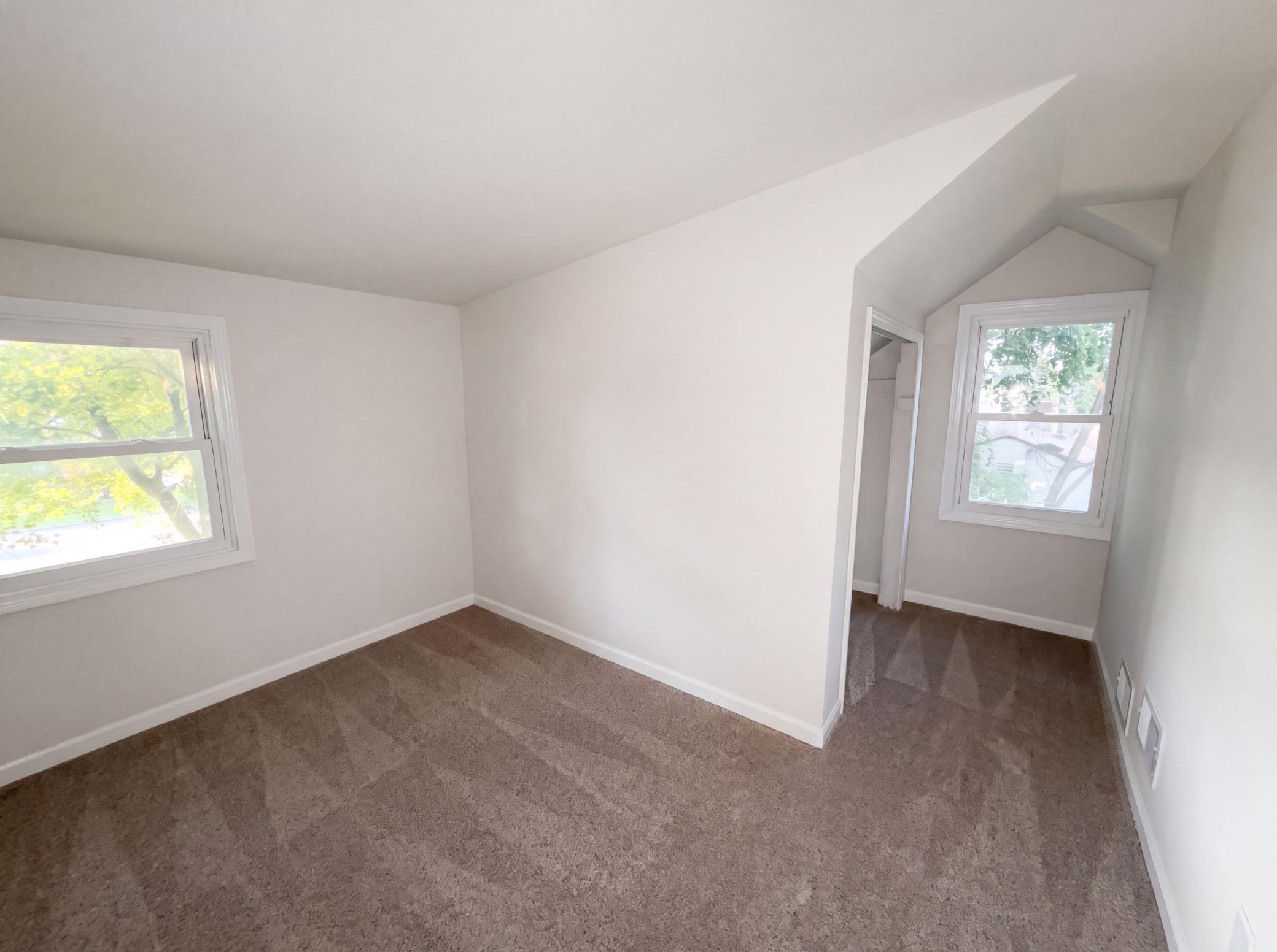 2084 Hillview Road Property Photo 17