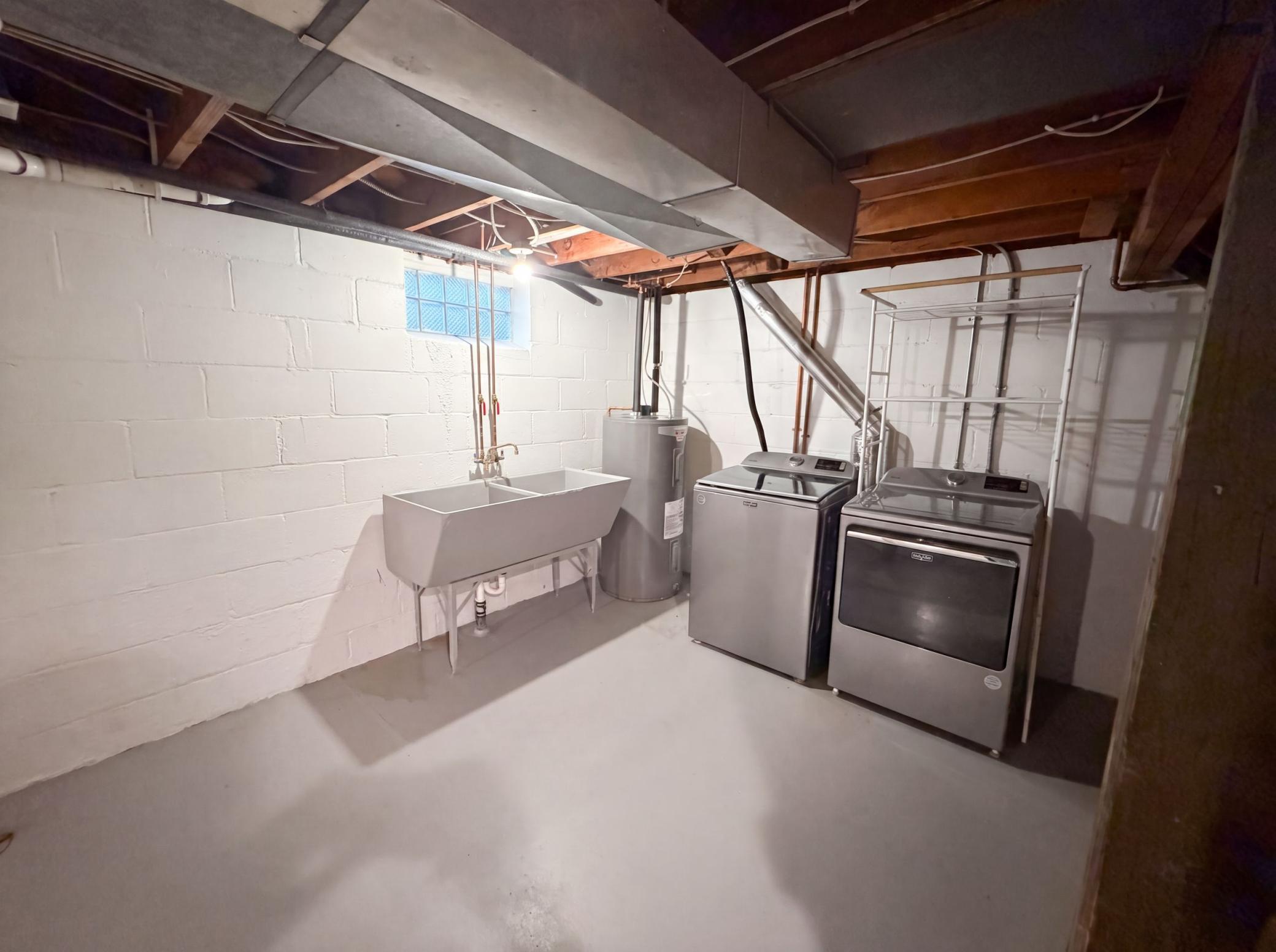 2084 Hillview Road Property Photo 20