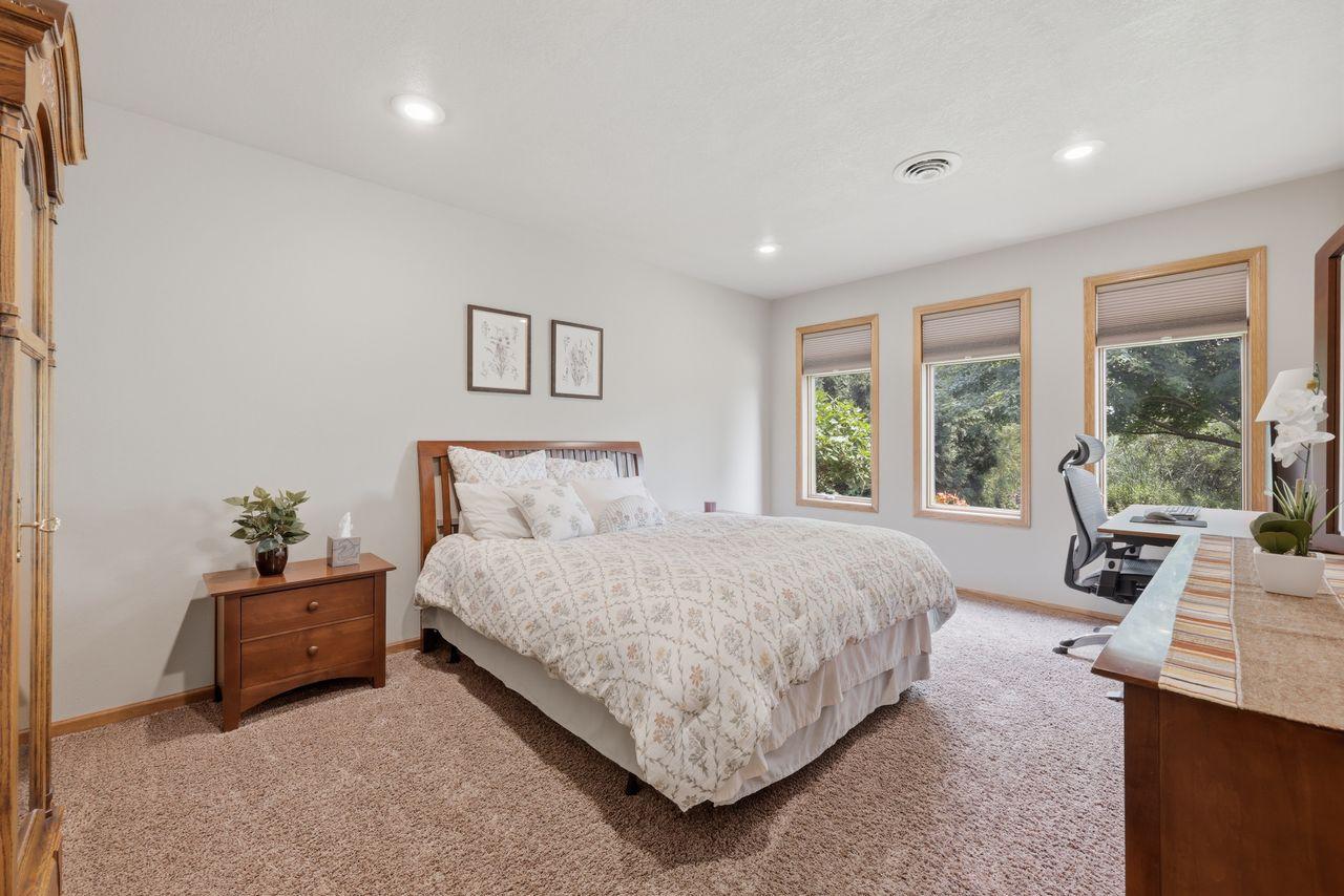 1520 Pine Siskin Property Photo 10