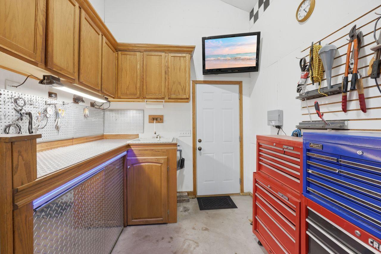 1520 Pine Siskin Property Photo 24