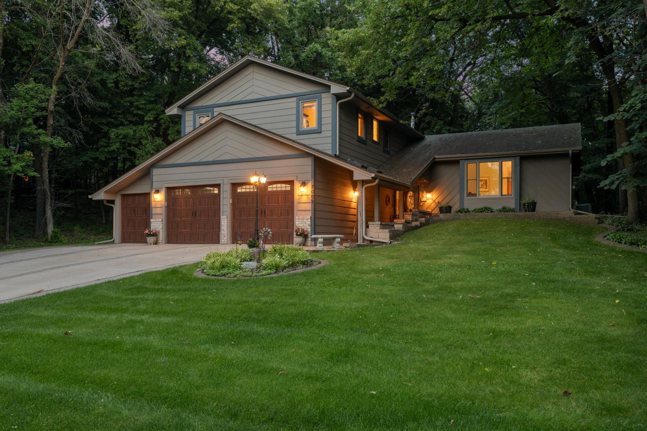 2009 Indian Road W Property Photo 1
