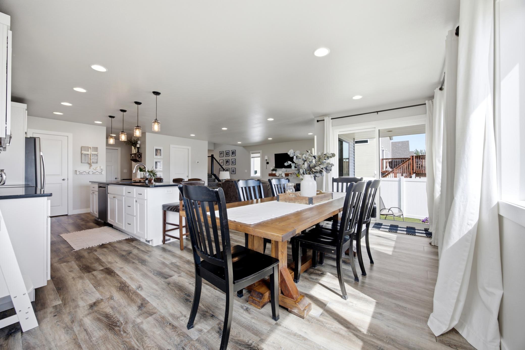 504 6th Street E Property Photo 10