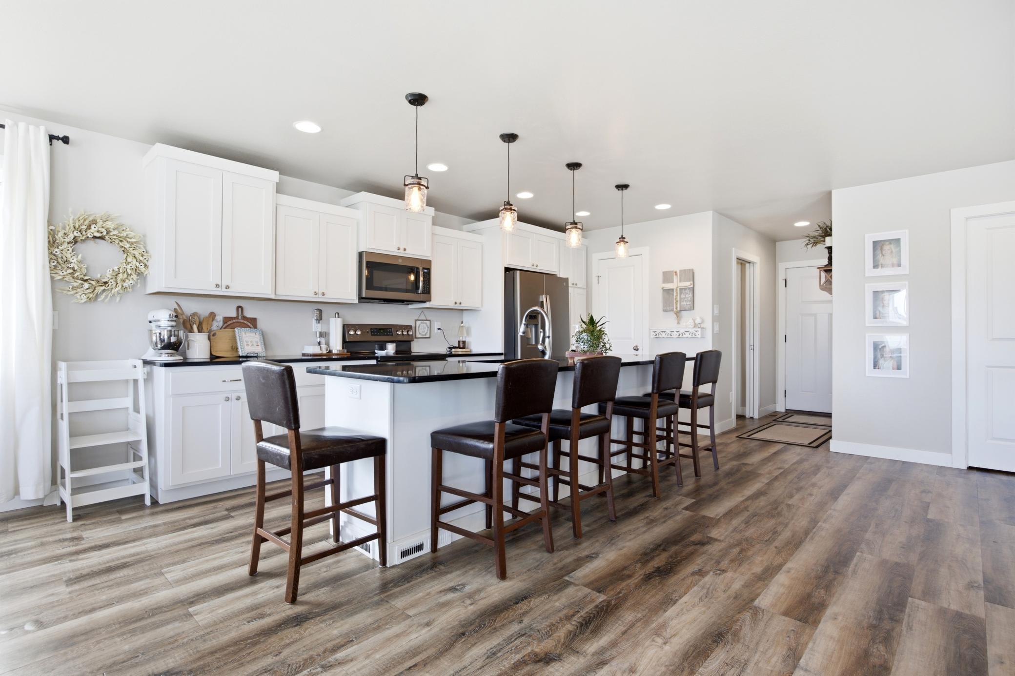 504 6th Street E Property Photo 11
